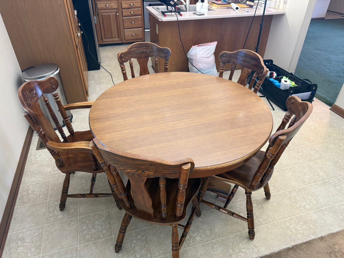 Dining Table & 5 Chairs