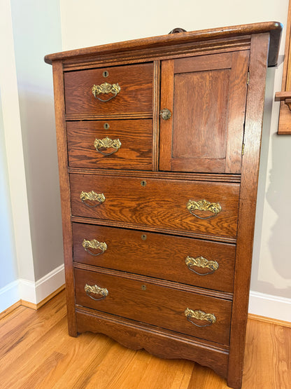 Antique Oak Chest of Drawers