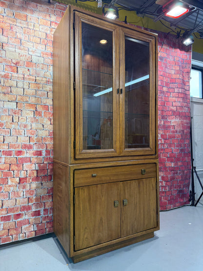 China Cabinet / Bookcase