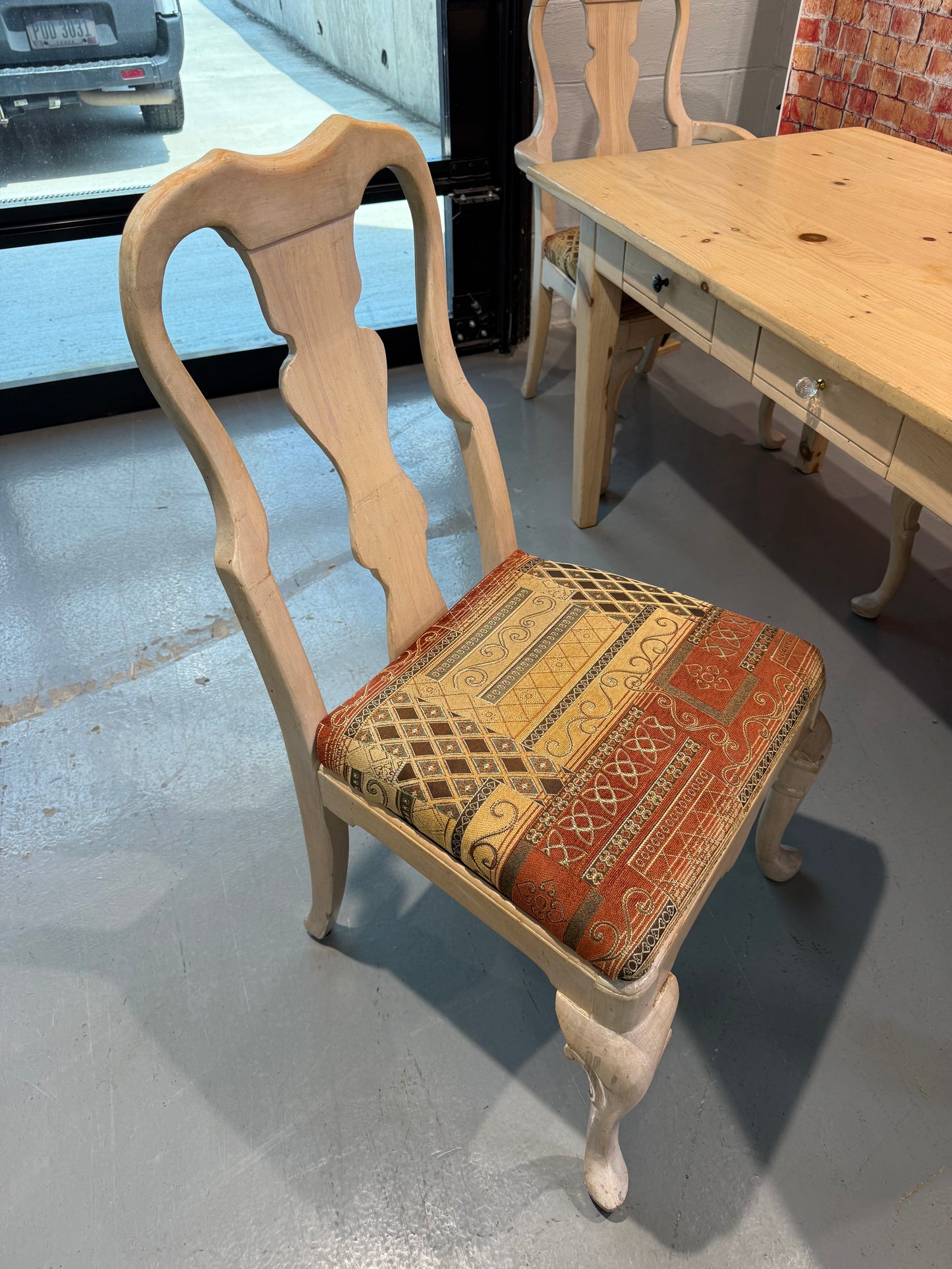 Pottery Barn Dining Table & 4 Chairs