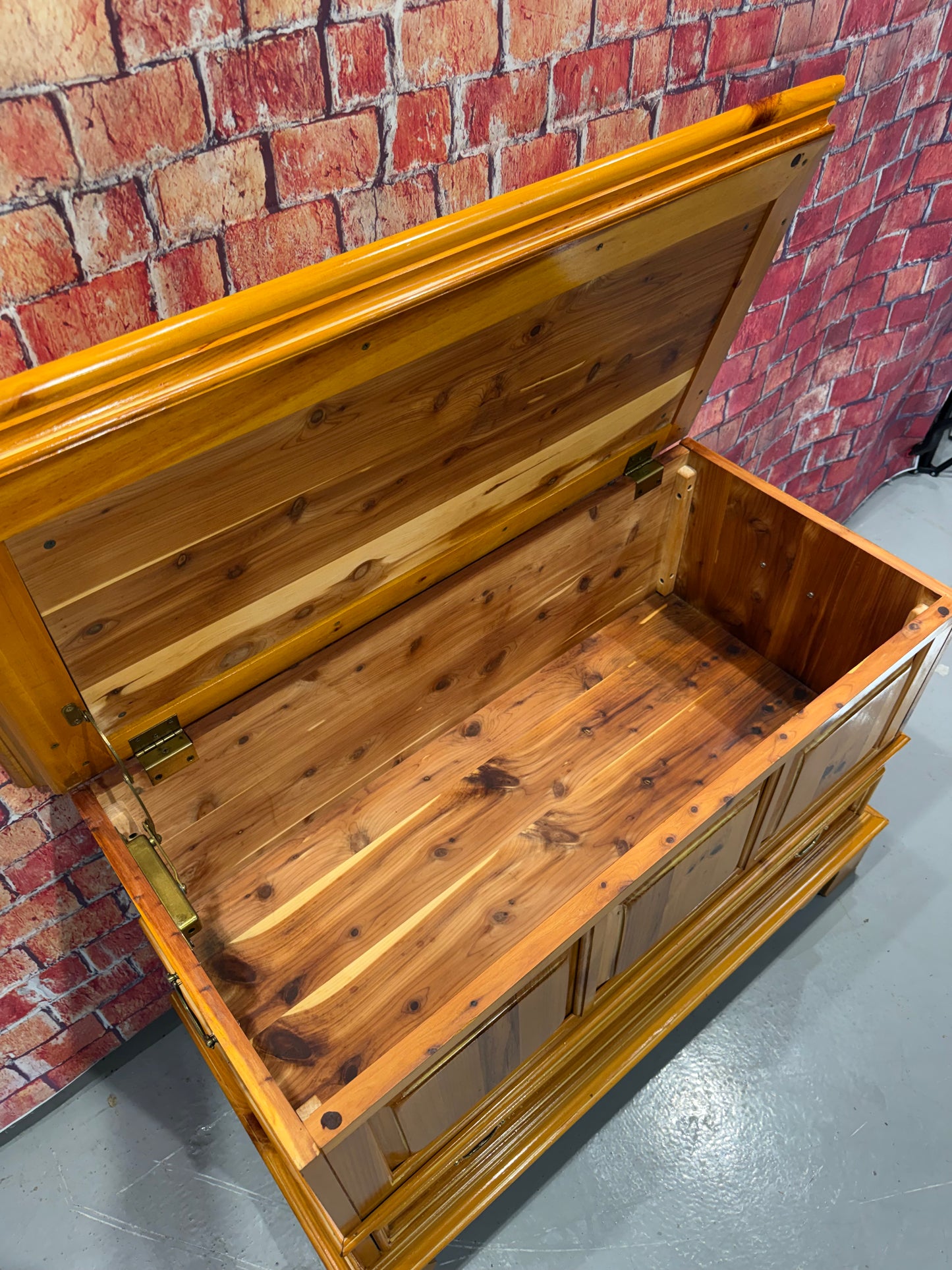 Lexington Cedar Chest