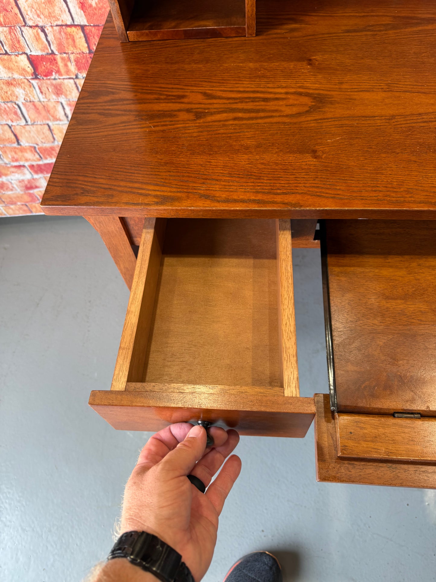 Desk with Hutch/Bookshelf