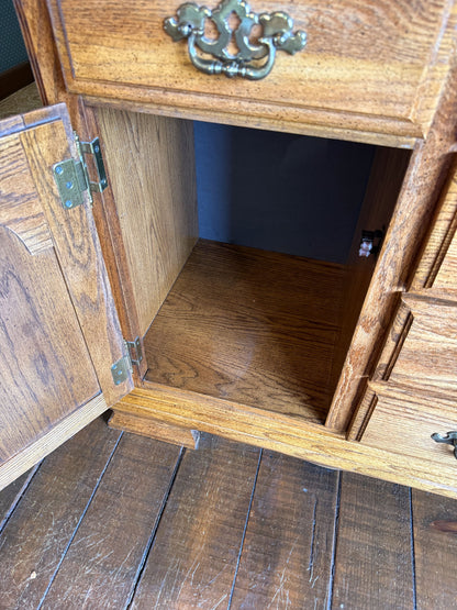 Broyhill China Cabinet (Large)
