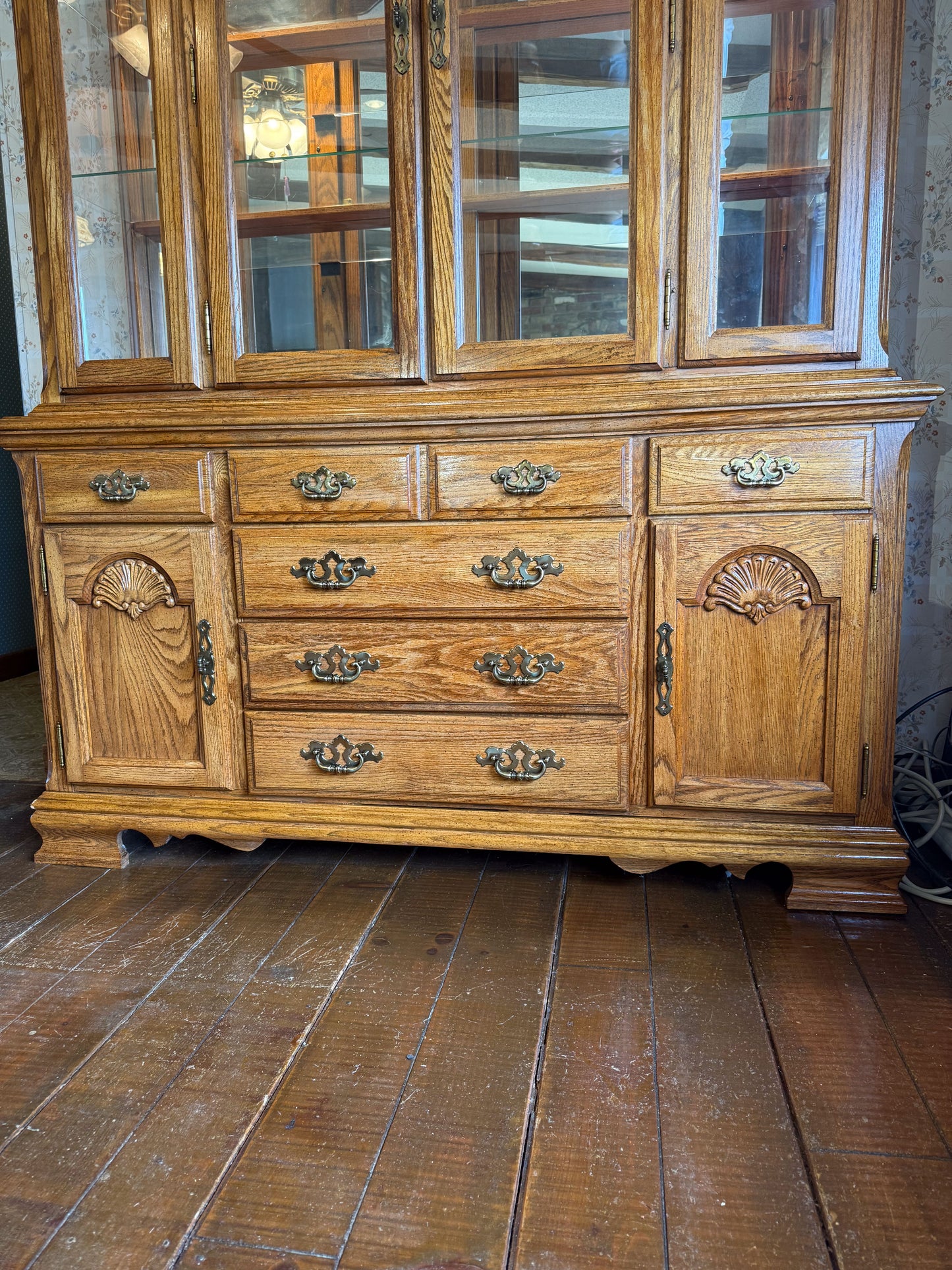 Broyhill China Cabinet (Large)