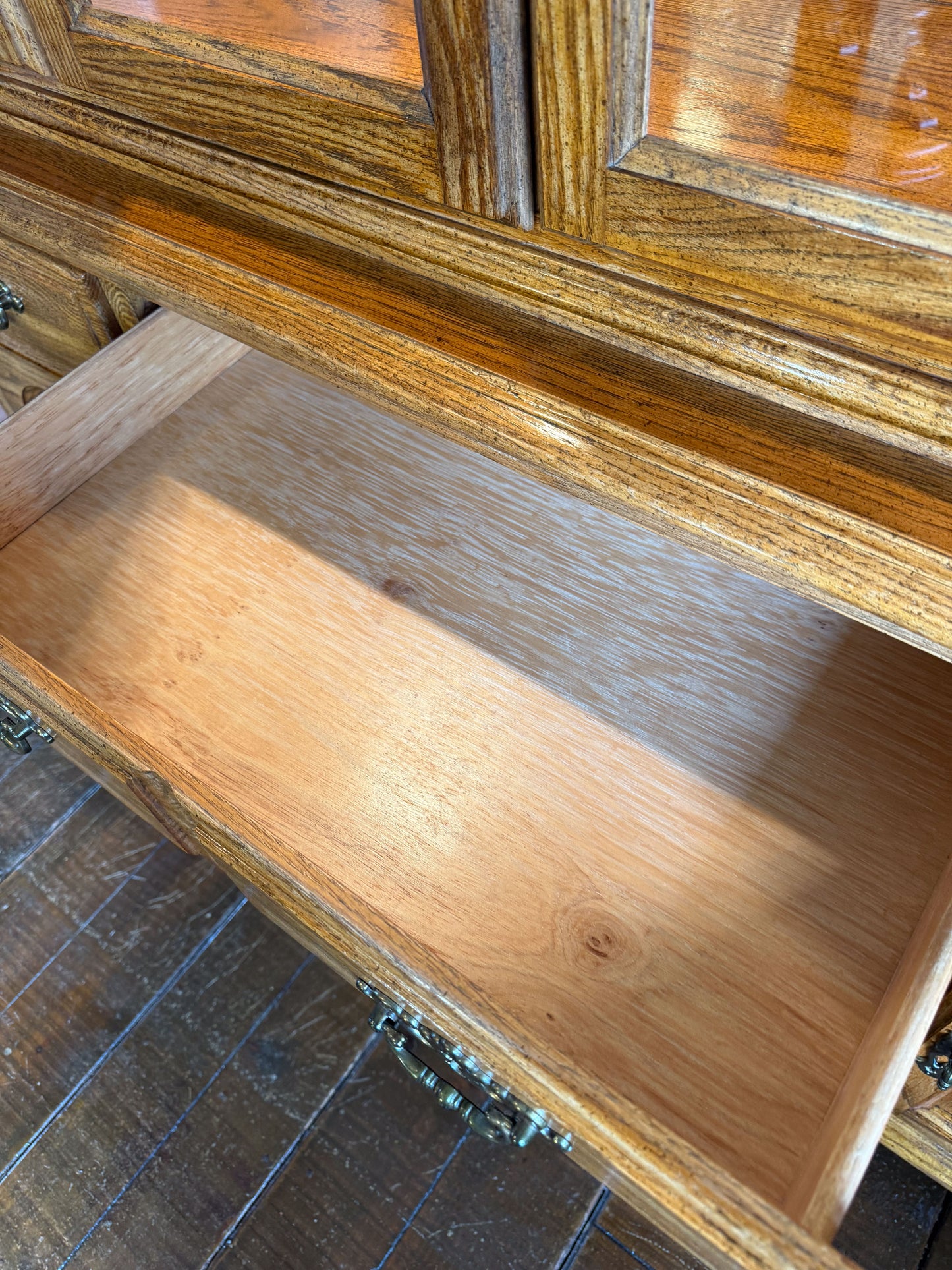 Broyhill China Cabinet (Large)
