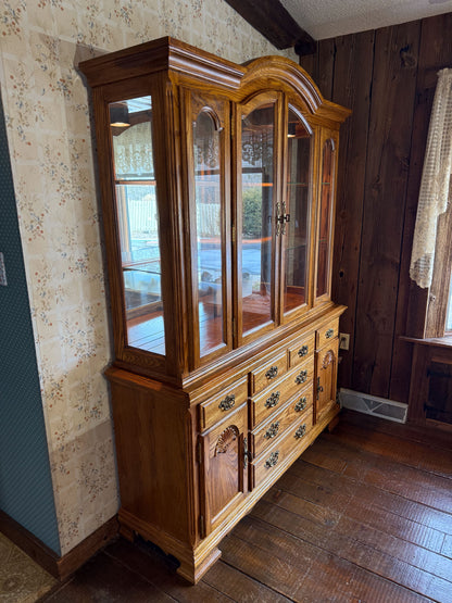 Broyhill China Cabinet (Large)