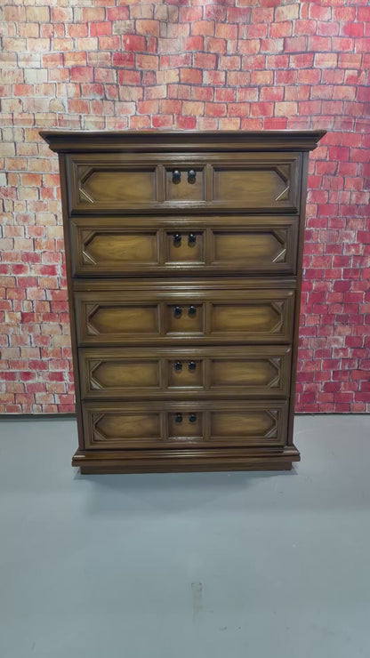 Chest of Drawers - Vintage