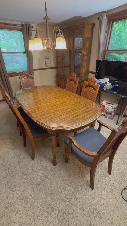 Table & 6 Chairs
