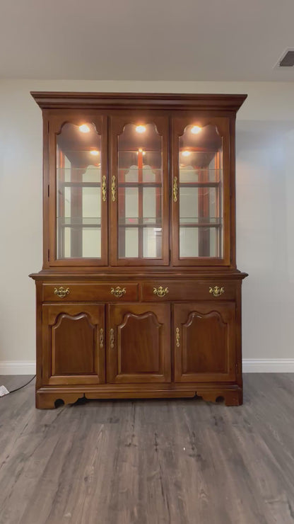 Thomasville China Cabinet