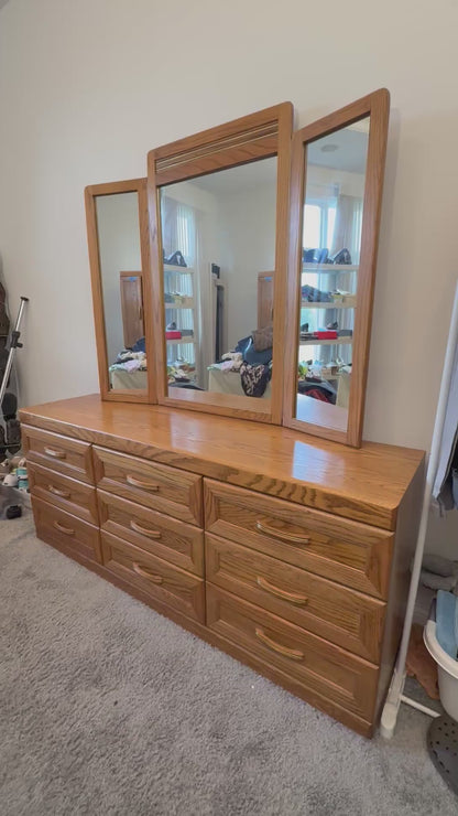 Dresser w/ Folding Mirror